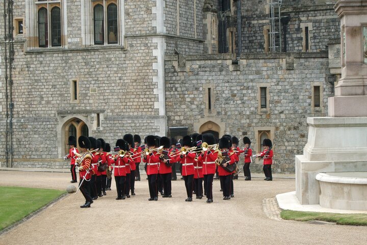 Private Walking Tour with Accredited Expert Guide Windsor Castle
