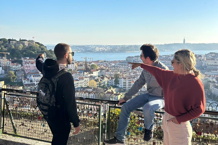 Lisbon Highlights: Private Tuk Tuk Tour Adventure Sightseeing