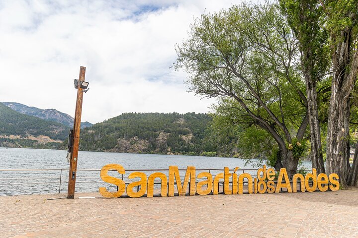 San Martin de los Andes by Seven Lakes Road from Bariloche
