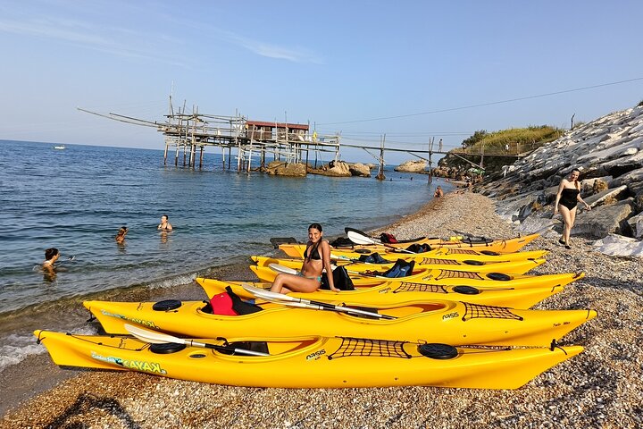 Cavalluccio kayak excursion in Fossacesia