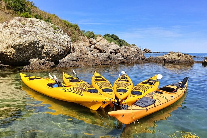 Cavalluccio kayak excursion in Fossacesia
