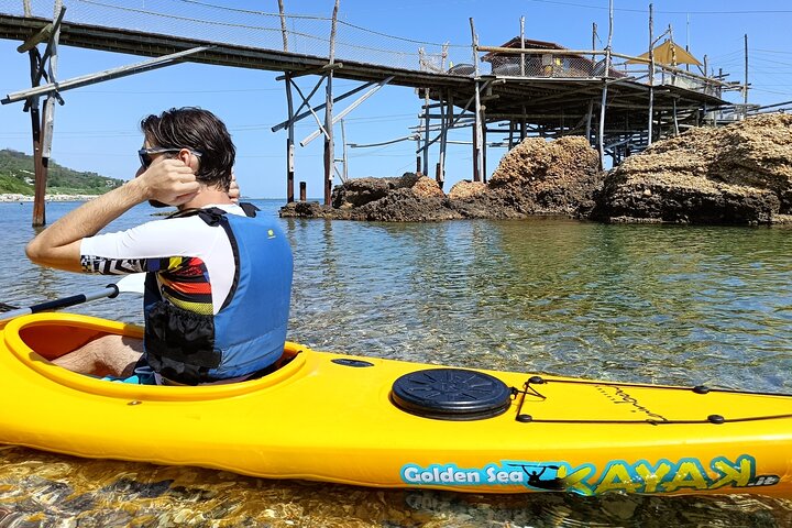 Cavalluccio kayak excursion in Fossacesia