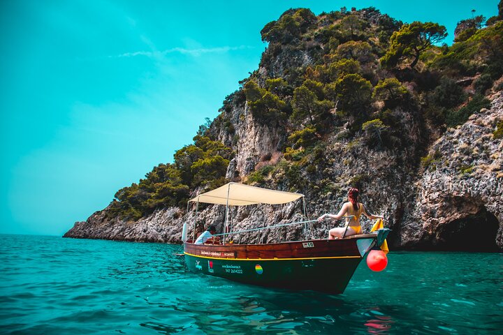 Boat Tour to the Circeo Caves