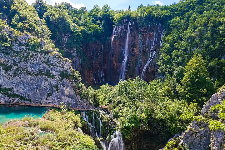 Zagreb: Plitvice with Ticket & Rastoke Guided Tour Boat Ride