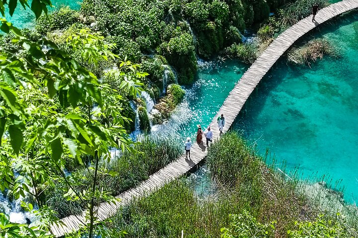 Zagreb: Plitvice with Ticket & Rastoke Guided Tour Boat Ride