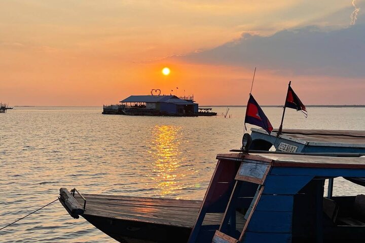 Kompong Phluk Floating Village Half-Day Tour ( Morning / Sunset )