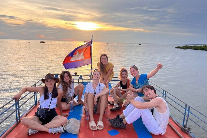 Kompong Phluk Floating Village Half-Day Tour ( Morning / Sunset )