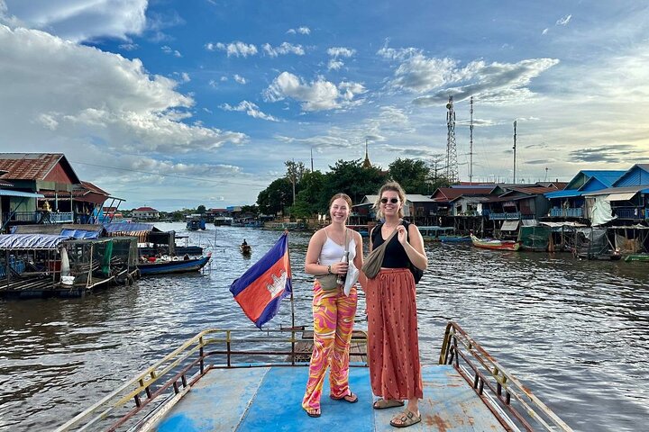 Kompong Phluk Floating Village Half-Day Tour ( Morning / Sunset )