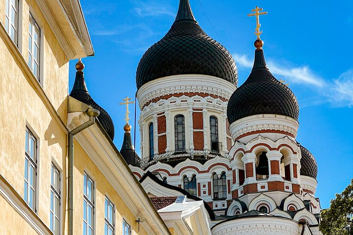 Helsinki to Tallinn Guided Tour -cruise ticket & pick up included