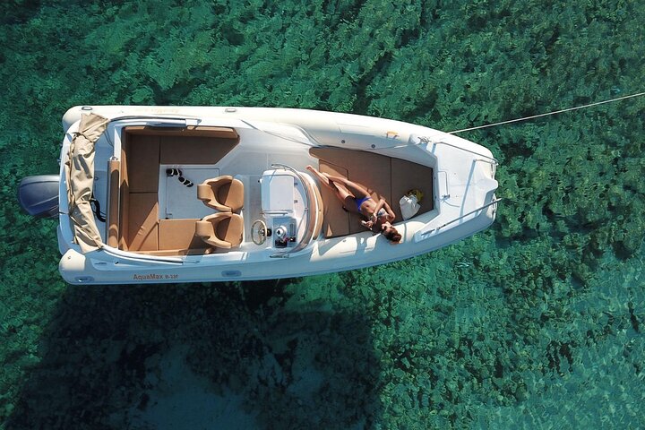 Blue cave group tour with swimming and snorkelling from Hvar