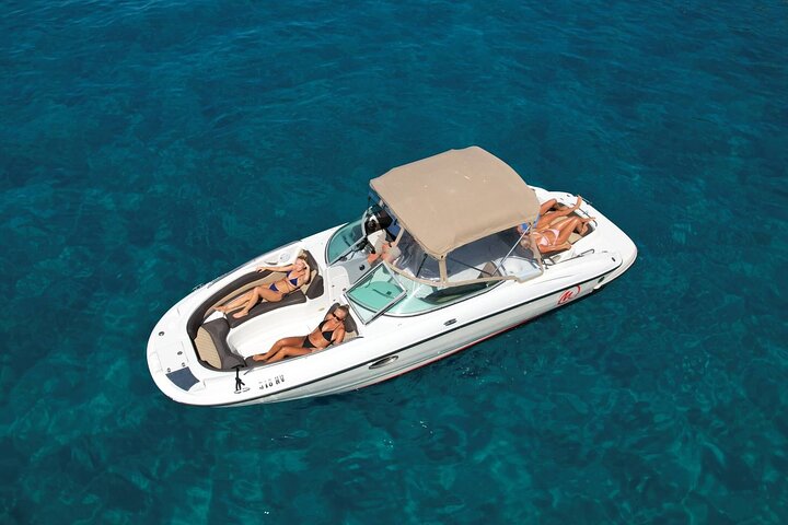 Blue cave group tour with swimming and snorkelling from Hvar