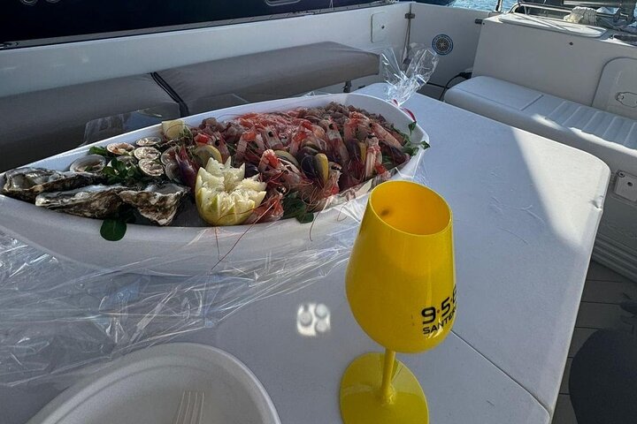 Boat tour, boat party, Dolphin watching, Fishing.