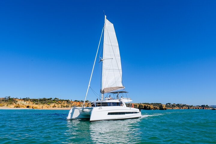 Vilamoura: 2h30 Sunset Sailing Experience - "Unwind"