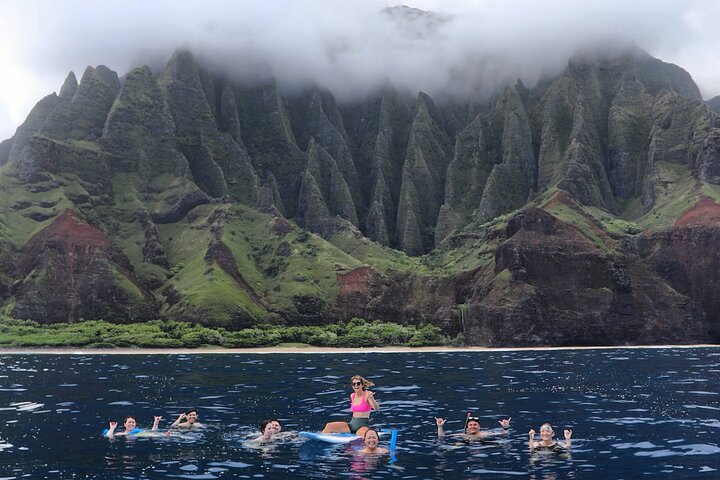 Kauai: Nā Pali Coast Zodiac Raft Expedition and Snorkeling