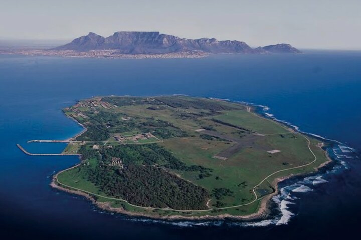 Robben Island Ferry Ticket &Guided Prison Tour with Pick-up& back