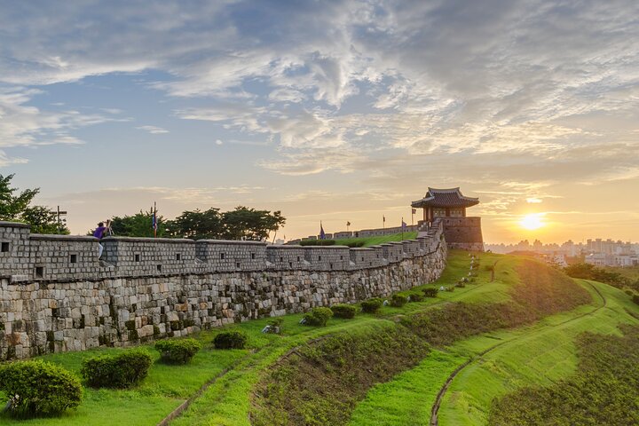 Private Suwon Heritage Tour: Folk Village & Hwaseong Fortress
