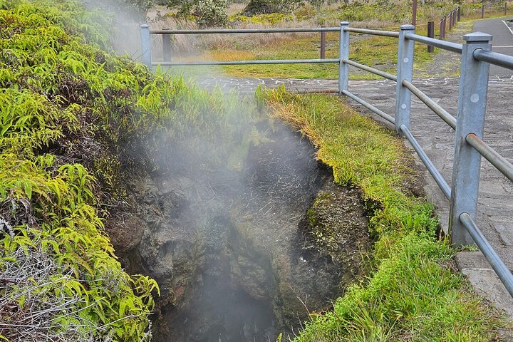 Volcano National Park and Rainbow Fall in Hilo, Hawaii