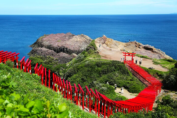 From Fukuoka: Yamaguchi Highlights and Karato Market Private Tour