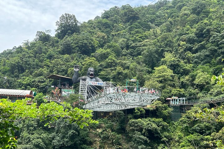 Private Day Tour to Gulong Canyon and Cave Fairland from Guangzhou