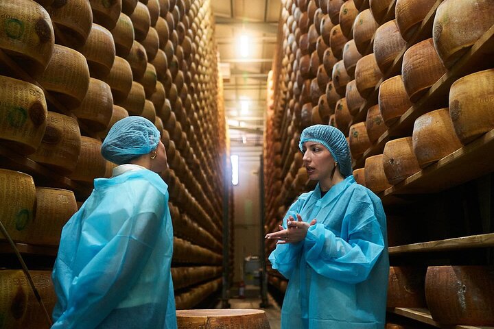 The art of Parmigiano Reggiano and real Balsamic vinegar
