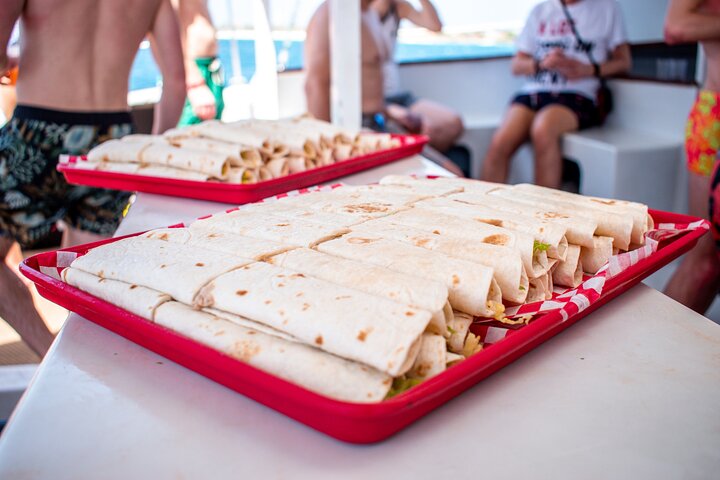 Arusun Catamaran Sail with Snorkeling in Aruba