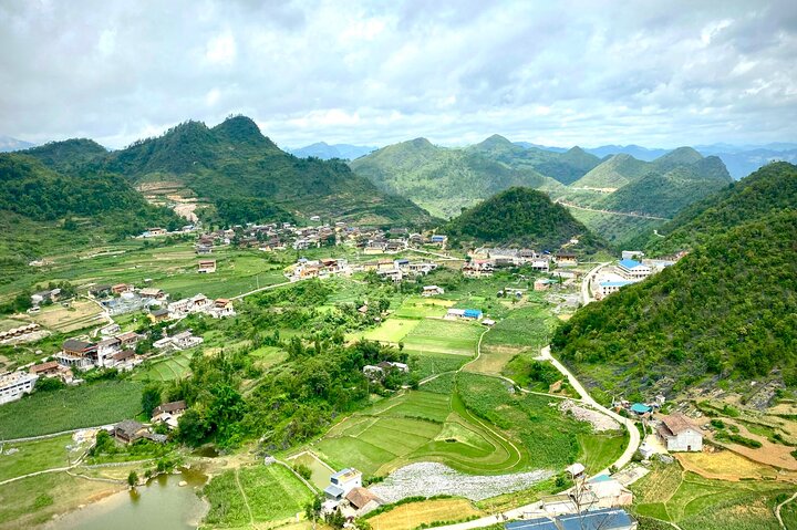 Ha Giang Loop 3D2N Private Car Tour (English speaking Driver)