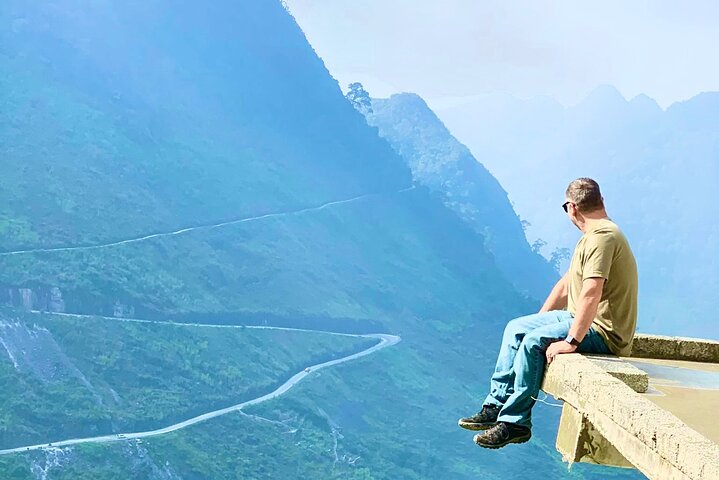 Ha Giang Loop 3D2N Private Car Tour (English speaking Driver)