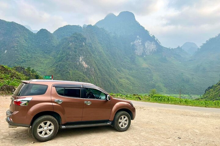 Ha Giang Loop 3D2N Private Car Tour (English speaking Driver)