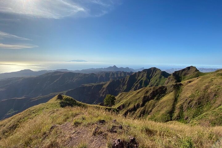 Hiking Pico de Antónia – Summit Adventure & Scenic Views