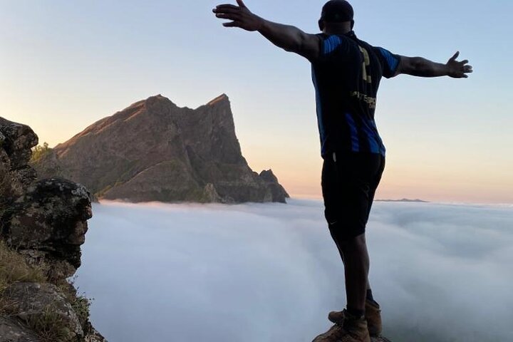 Hiking Pico de Antónia – Summit Adventure & Scenic Views