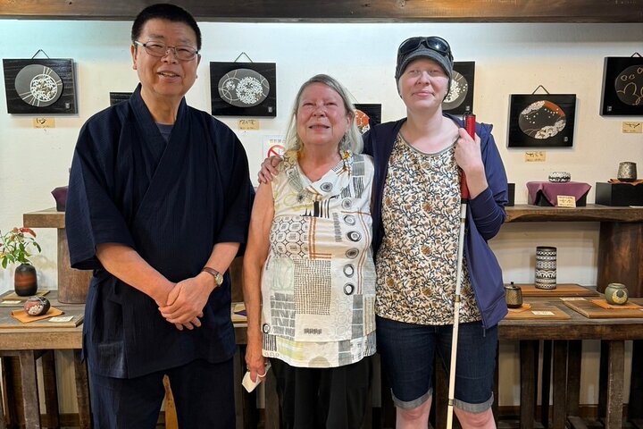 Private Pottery Road Walking Tour in Tokoname