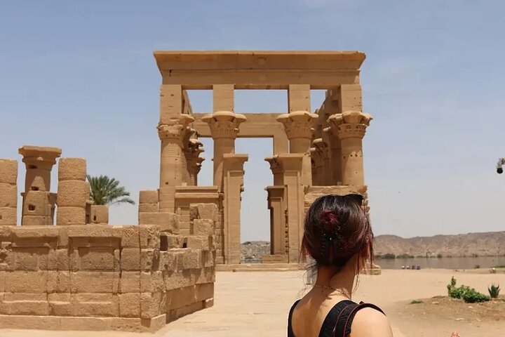 4-Day Nile Cruise sails Aswan to Luxor&Abu Simbel.Hot air Balloon