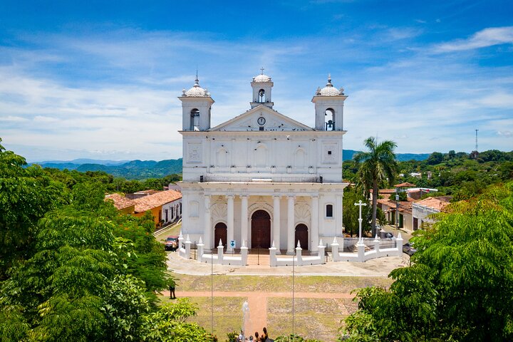 Charming Colonial Suchitoto Tour Experience