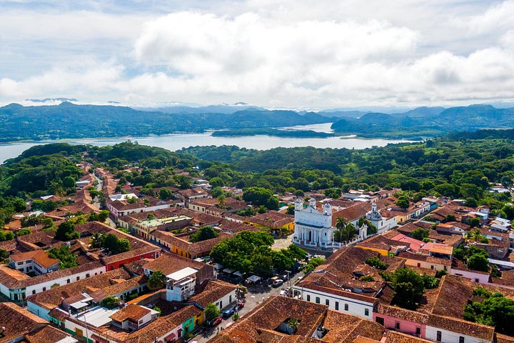 Charming Colonial Suchitoto Tour Experience