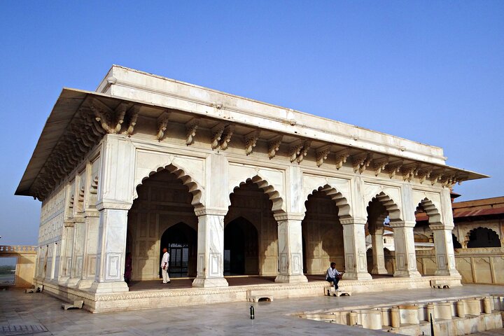 4 Day Golden Triangle with Ranthambore Tiger Safari Tour from Delhi