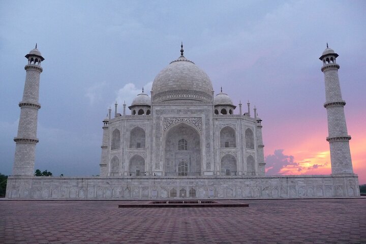 4 Day Golden Triangle with Ranthambore Tiger Safari Tour from Delhi