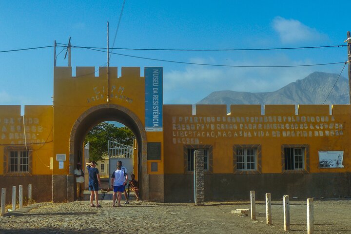 Tarrafal Adventure – Beach, History & Local Culture