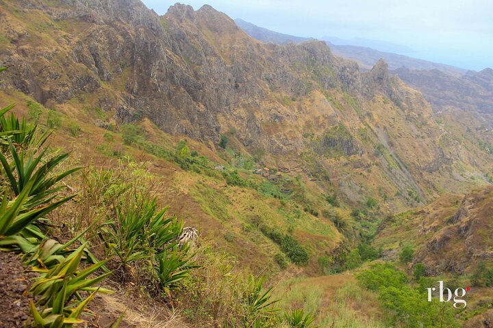 Hiking to Vale de Gongon – Sierra Malagueta Trail