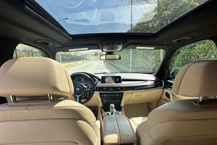 Private City Transfer from Albania to Tirana Airport and Hotel