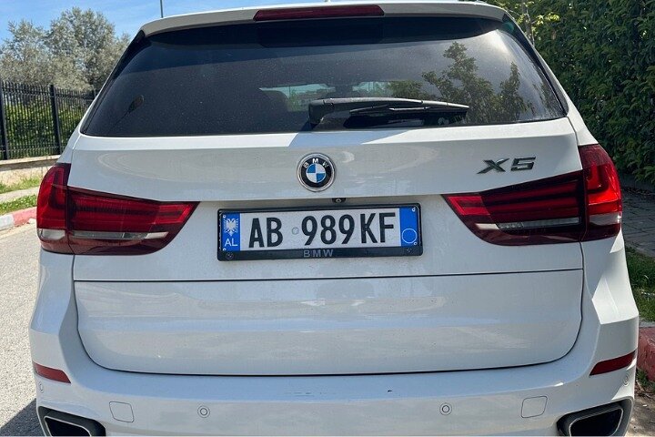 Private City Transfer from Albania to Tirana Airport and Hotel