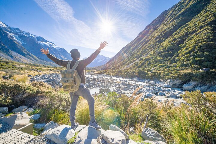 Tekapo to Queenstown via Mt Cook Small-Group Tour (one way)