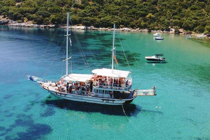 Samos East Coast by Boat with BBQ