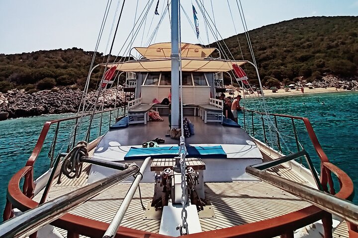 Samos East Coast by Boat with BBQ