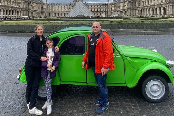 Discover Paris in Style Aboard a Classic French Vintage Car!