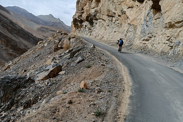 Downhill Mountain Biking Adventure at Komic