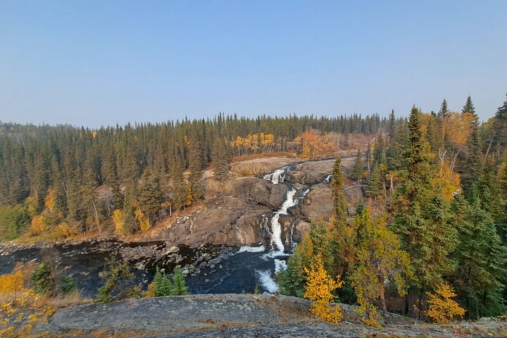 Yellowknife: Cameron Falls Hike + Shore Lunch 5hrs