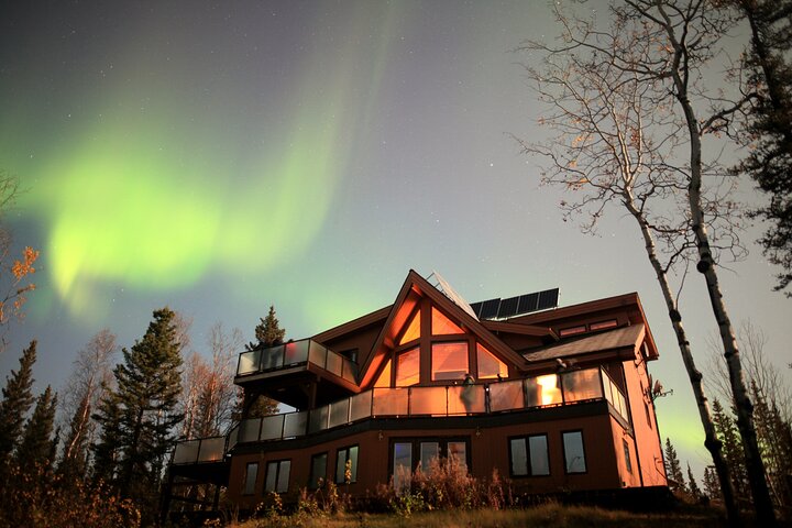 Yellowknife: Cameron Falls Hike + Shore Lunch 5hrs
