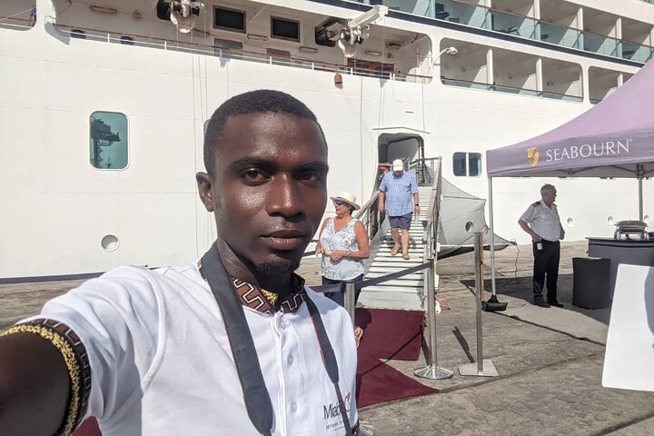 Shore excursion in Lomé : Vodoo Ceremony and Cultural Tour