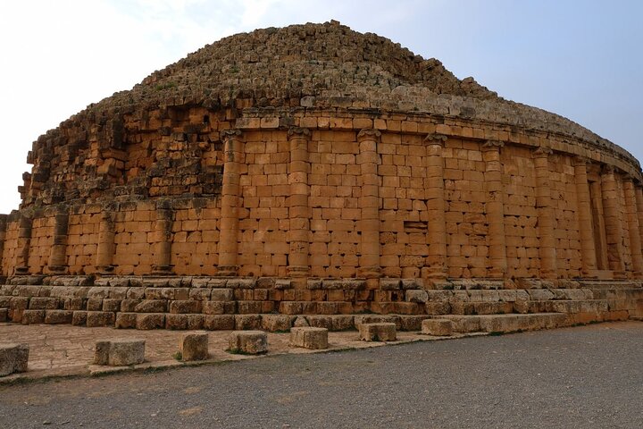Explore the Ruins of Tipaza and Cherchell
