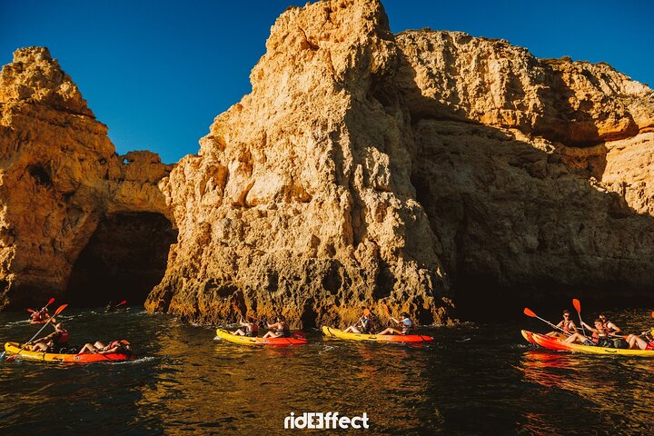 Kayak tour in Lagos to visit the caves with snorkeling.